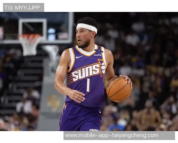 布克高效发挥助球队取胜13投6中贡献19分6板5助3断正负值17 布克高效发挥助球队取胜13投6中贡献19分6板5助3断正负值17