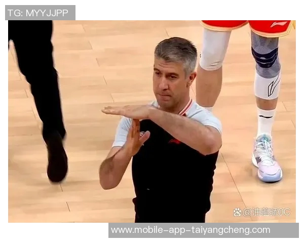 布克呼吁裁判在比赛中保持一致性吹罚标准应对等对待双方动作 布克呼吁裁判在比赛中保持一致性吹罚标准应对等对待双方动作