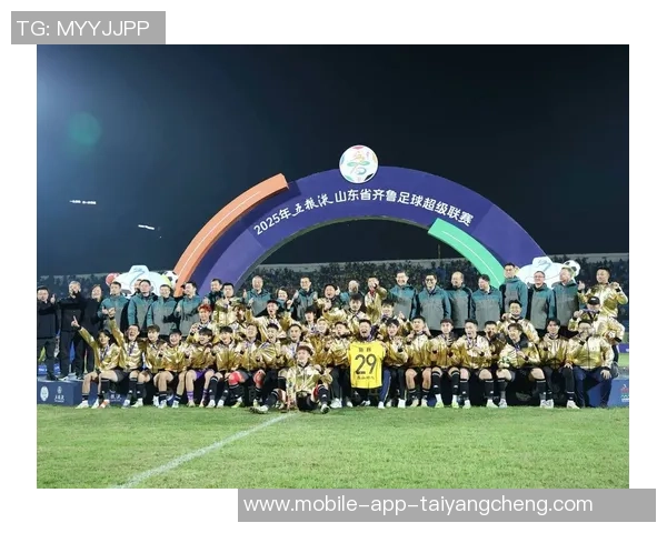 CMG群众足球邀请赛首场战平东道主永州与泰安2比2平局白云飞精彩梅开二度